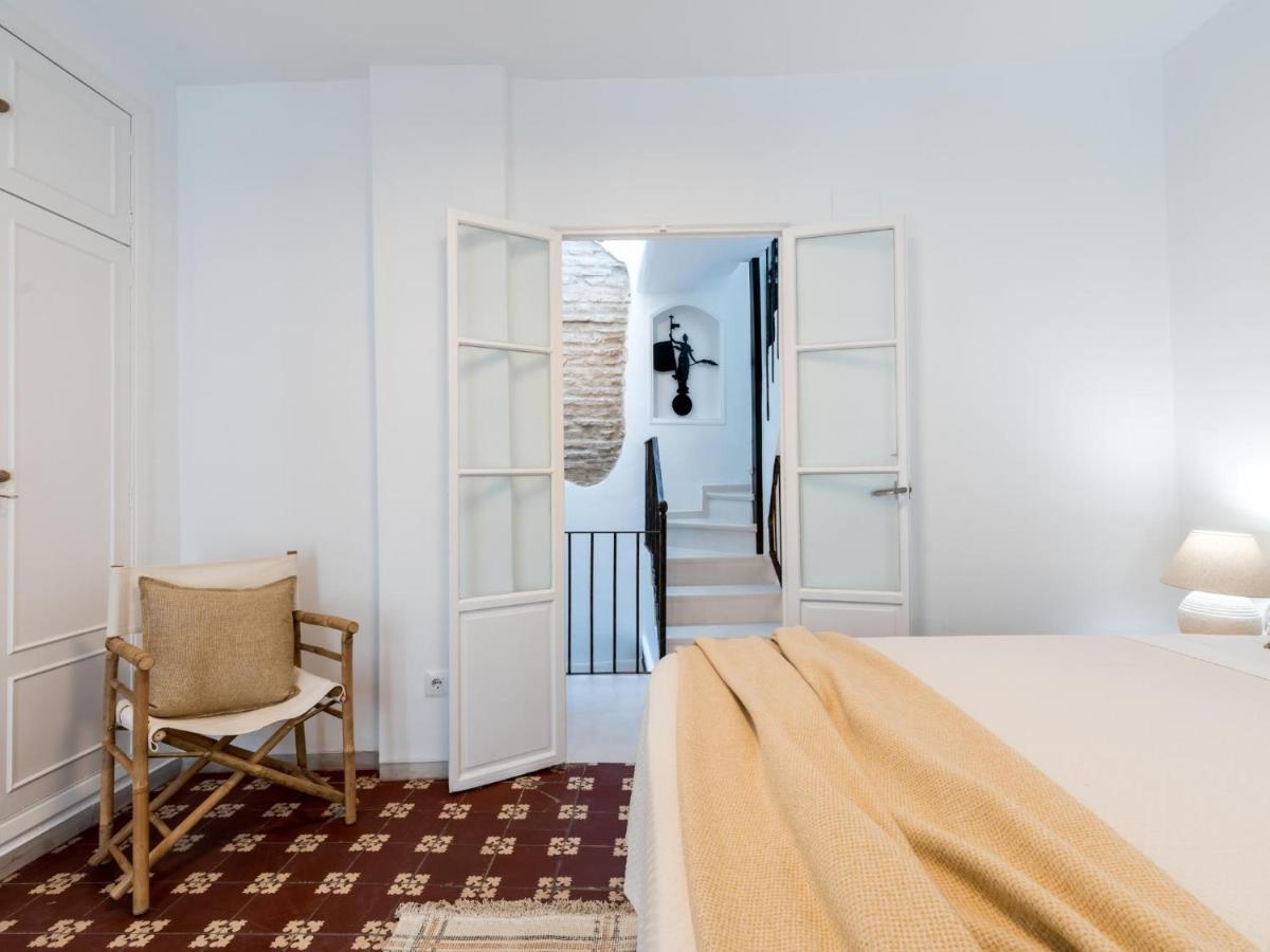 Unique Homes La Juderia Parking & Jacuzzi Vakantiehuis