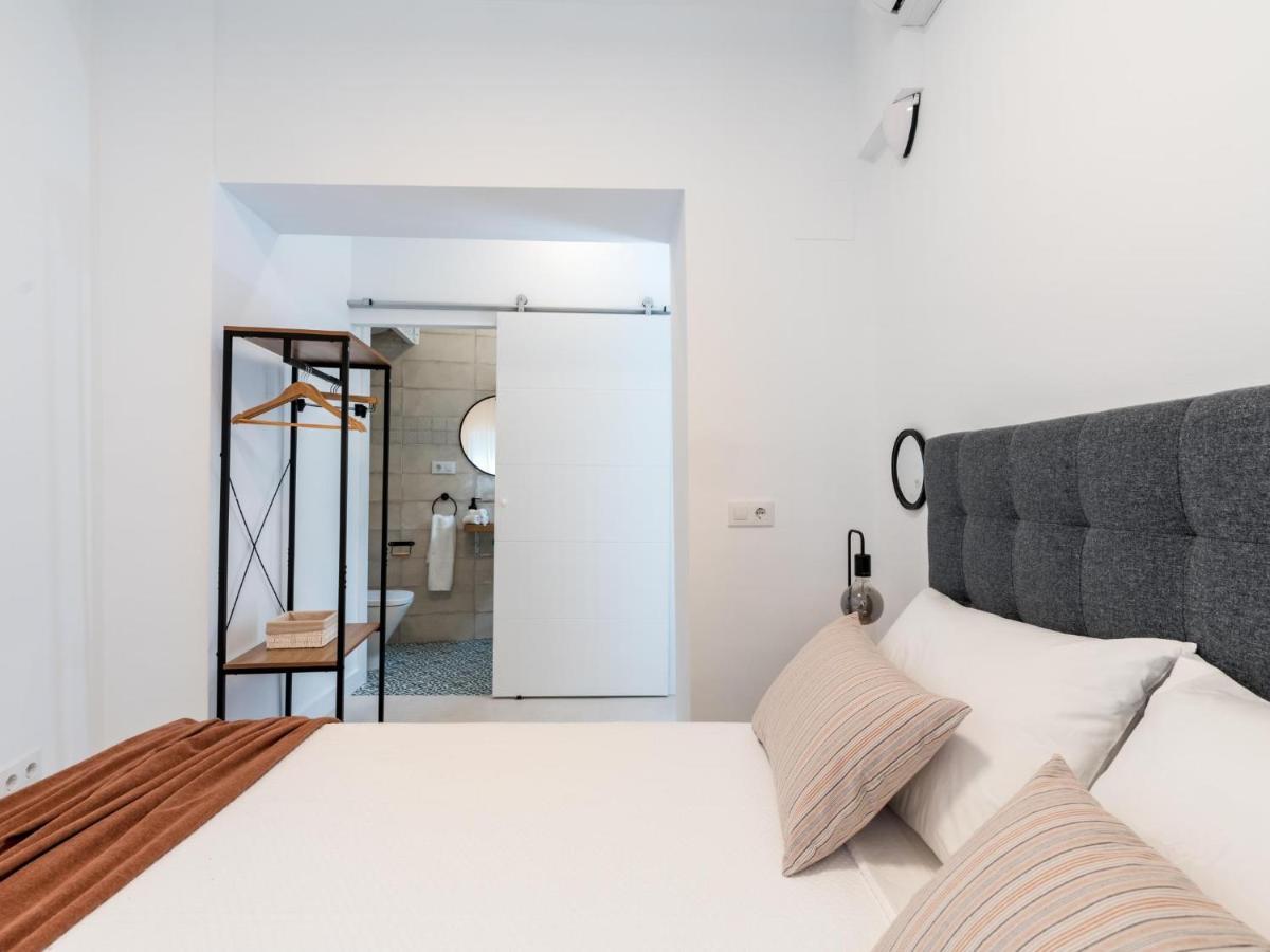 Unique Homes La Juderia Parking & Jacuzzi Vakantiehuis *