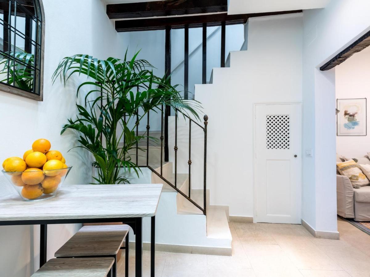 Unique Homes La Juderia Parking & Jacuzzi Vakantiehuis *